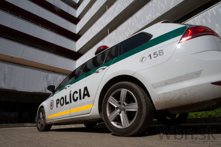 Do Váhostavu vtrhla polícia, prišli si pre dokumenty