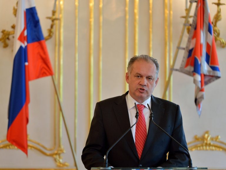 Kiska podpísal smerácke riešenie problémov Váhostavu