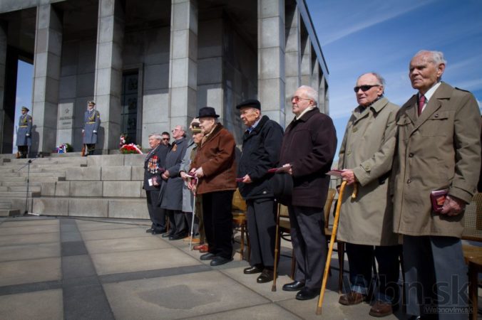 Kiska privítal Lavrova, uctili si pamiatku vojakov