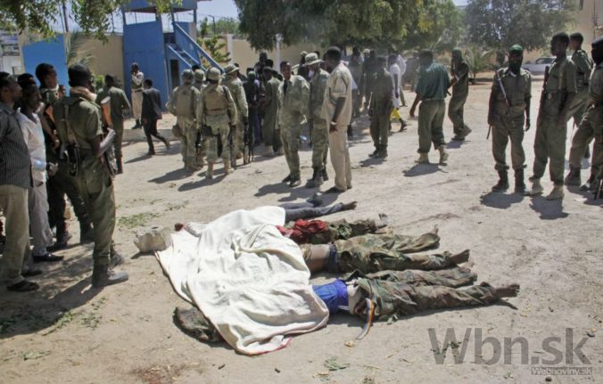 Militanti zabíjali, zaútočili na ministerstvá v Somálsku