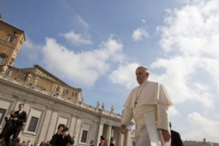 Pápež je rozhorčený, nesúlad platov mužov a žien je škandál