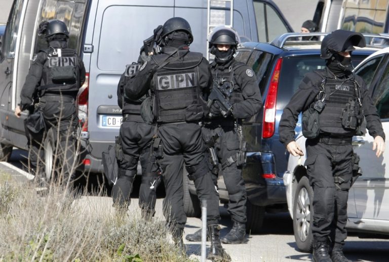 Polícia