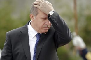 Predkovia Turkov žiadnu genocídu nespáchali, tvrdí Erdogan