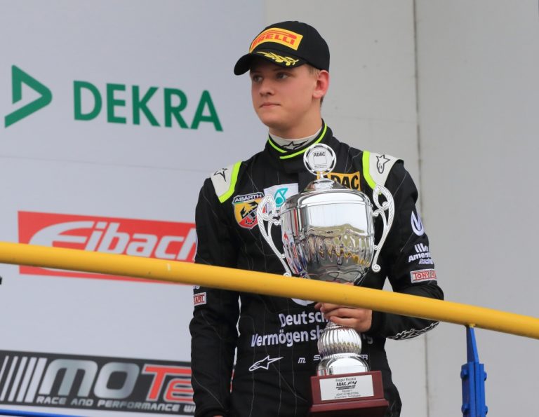 Syn Michaela Schumachera sa stal najlepším nováčikom F4