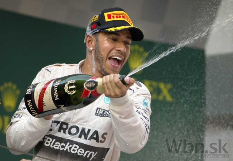 VC Číny patrí Hamiltonovi, na stupienku skončil aj Rosberg
