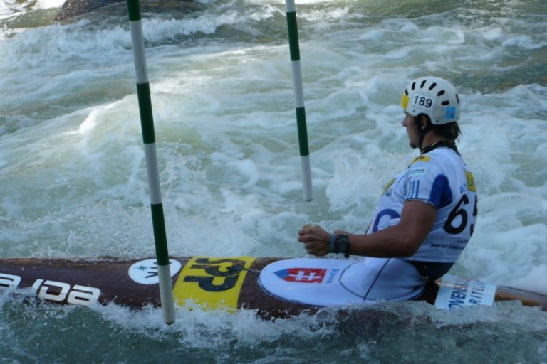 Vodný slalom
