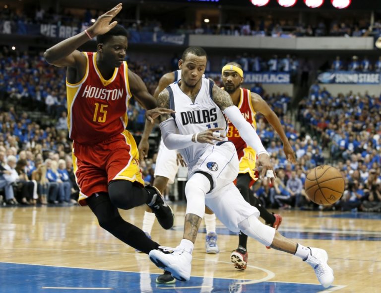 Washington i Houston vyhrali tretiu sériu