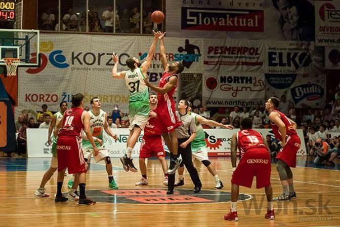 Basketbalisti Komárna majú prvý titul, oslavovalo sa do rána