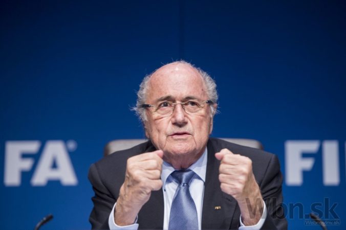 Blatter bude mať o súpera menej, Van Praag podporí princa