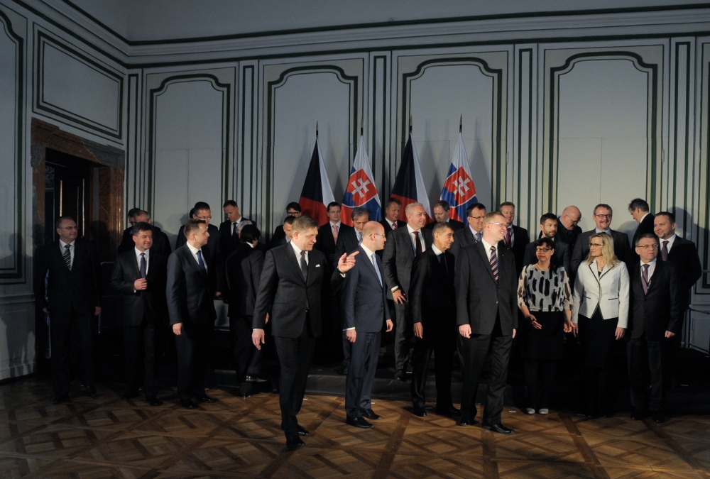 Fico rokuje s českou vládou, zasadli vo Valticiach
