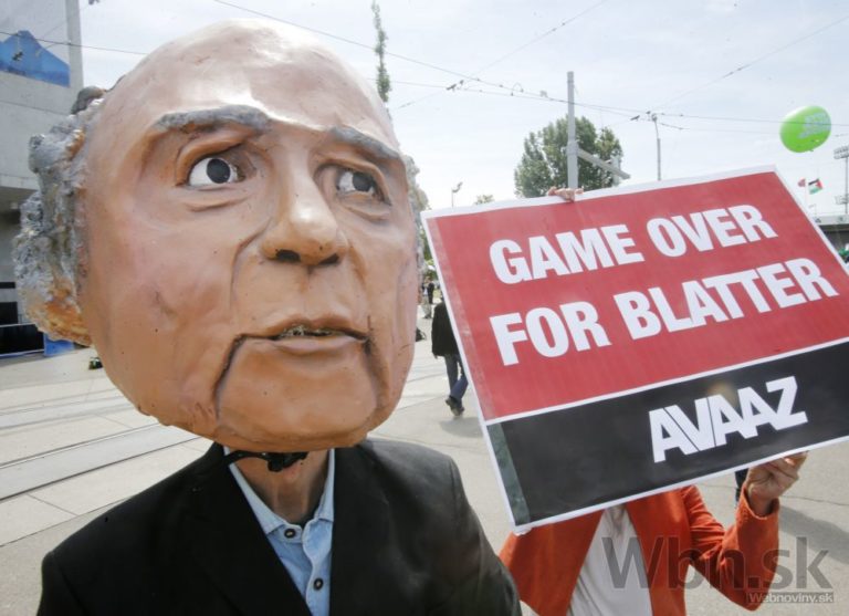 FIFA si volí prezidenta, na kongres prenikol aktivista