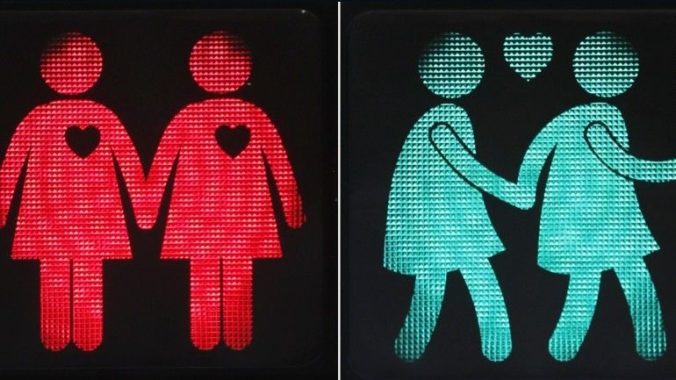 Homosexuálne semafory vo Viedni rozpútali diskusiu