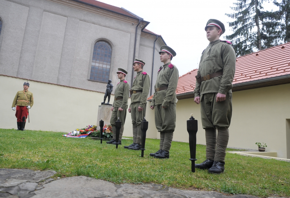 Ľudia si uctili pamiatku Štefánika