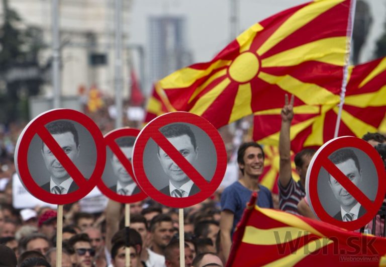 Opozícia vlády v Macedónsku protestuje v uliciach