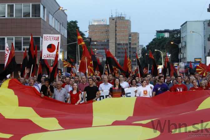 Opozícia vlády v Macedónsku protestuje v uliciach