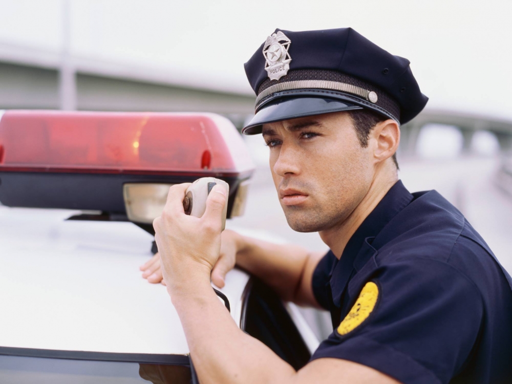 Policajt