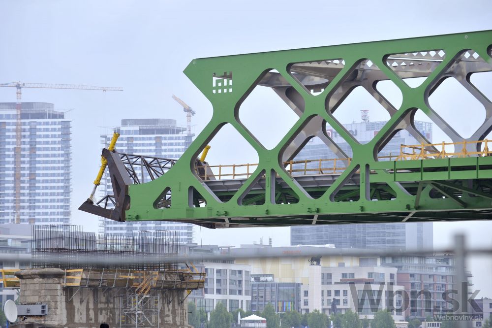 Práce na Starom moste pokročili, podliehali kontrole