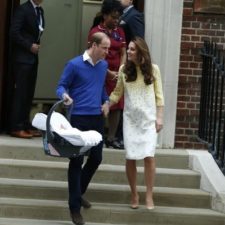 Princ William a vojvodkyňa Catherine majú malú princeznú