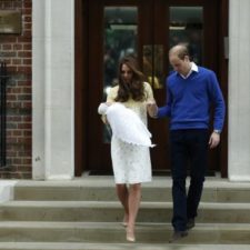 Princ William a vojvodkyňa Catherine majú malú princeznú