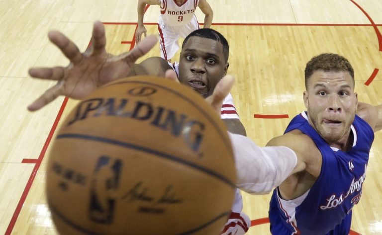 Rose rozhodol s klaksónom, Bulls vedú sériu