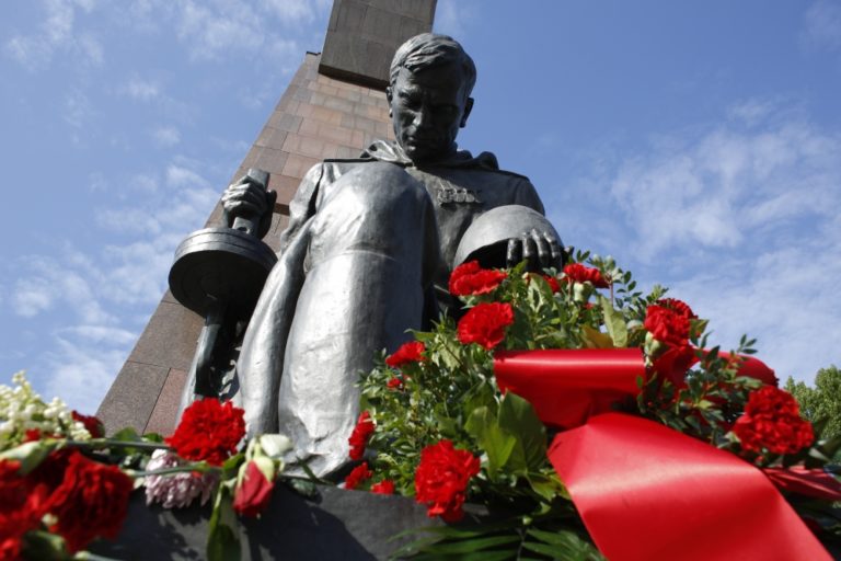 Rusi zahájili veľkolepé oslavy konca 2. svetovej vojny