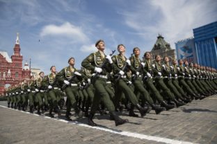 Rusi zahájili veľkolepé oslavy konca 2. svetovej vojny