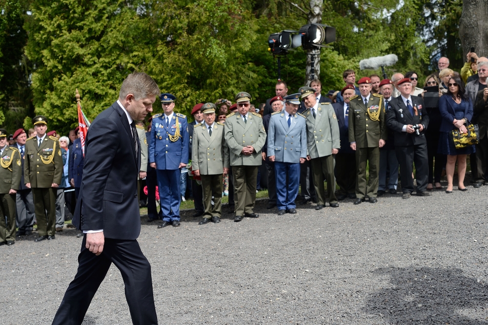 Slovenskí politici si pripomínajú koniec vojny