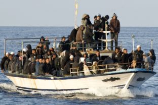 Taliani zachránili pri pobreží Líbye vyše 3 tisíc utečencov