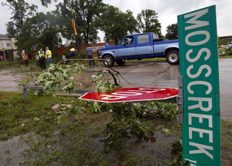 Texas a Arkansas zasiahli tornáda, zahynuli štyria ľudia