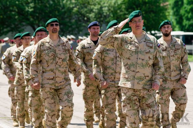 V Žiline sa lúčili s vojakmi, čaká ich misia v Afganistane