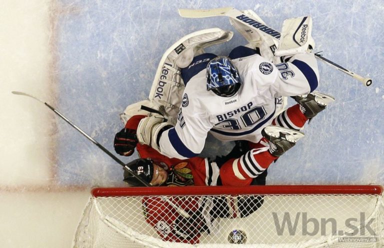 Blesky otočili finále NHL, Hossa bol hviezdou zápasu