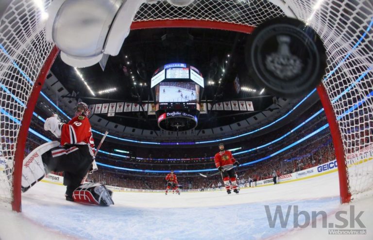 Blesky otočili finále NHL, Hossa bol hviezdou zápasu