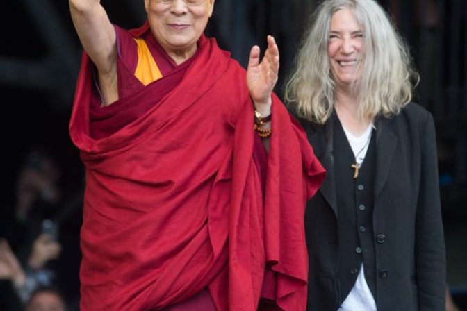 Dalajláma rečnil na festivale Glastonbury
