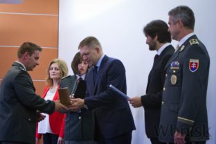 Fico ocenil policajtov, ktorí zasiahli proti extrémistom