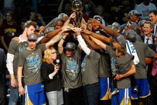 Golden State Warriors získali v NBA titul
