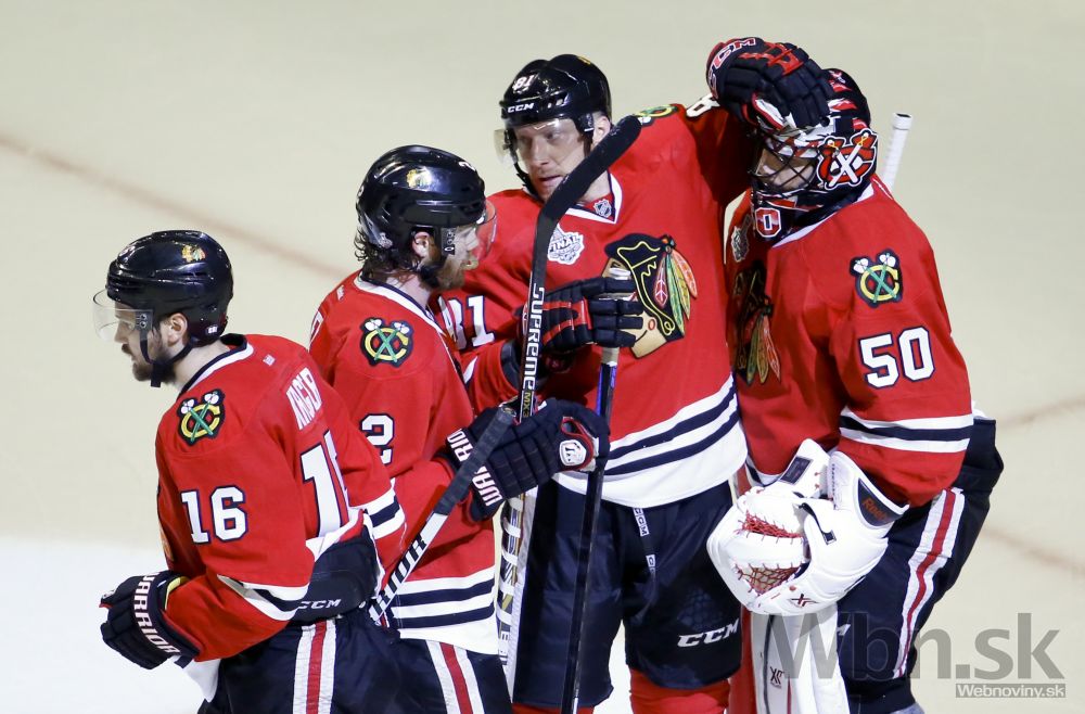 Hokejistom Chicaga sa podarilo vyrovnať sériu NHL