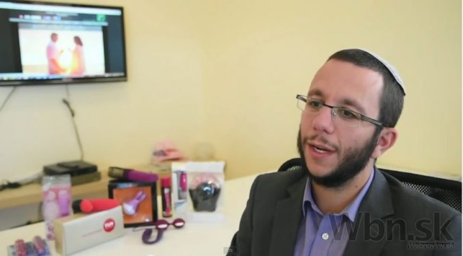 Izraelský rabín búra tabu, otvoril si kóšer sex shop