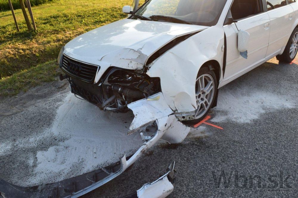 Mladý vodič zrazil pri Senici motorkára, je vo vážnom stave
