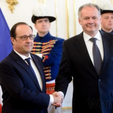 Na Slovensko prišiel francúzsky prezident Hollande, privítal ho Kiska