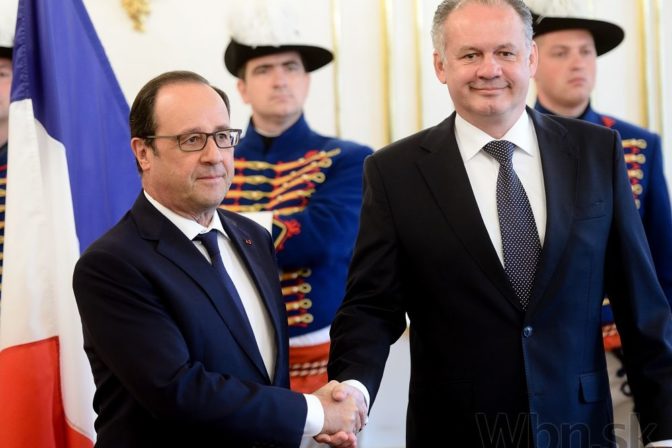 Na Slovensko prišiel francúzsky prezident Hollande, privítal ho Kiska