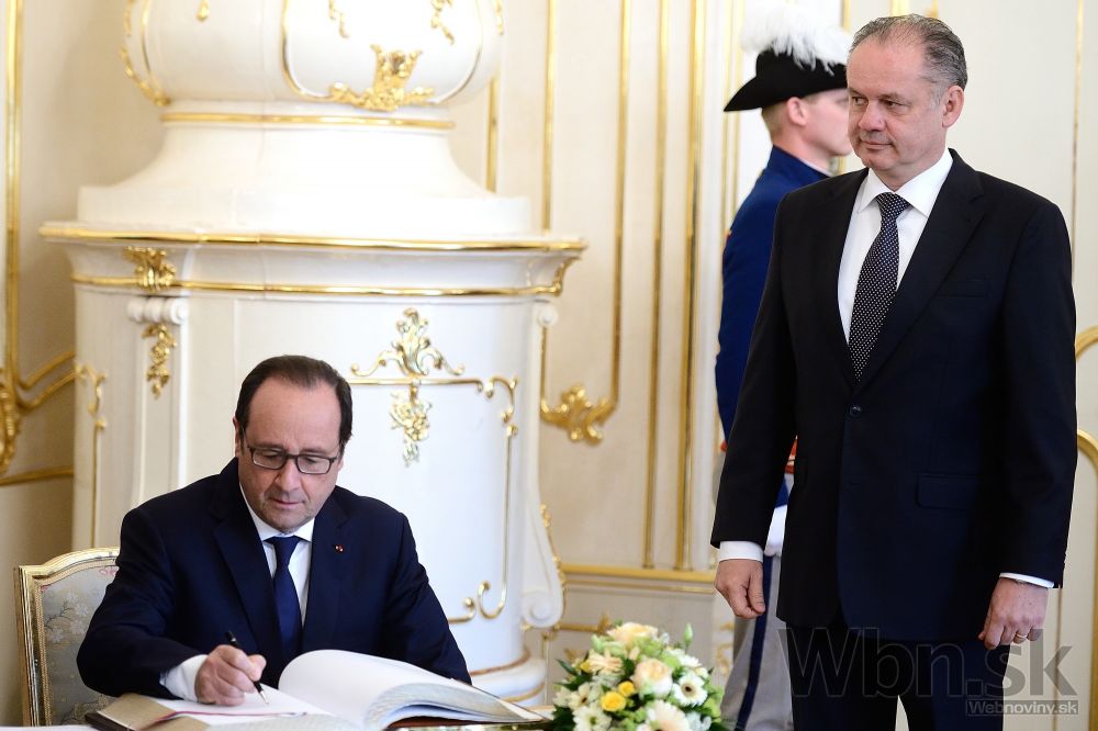 Na Slovensko prišiel francúzsky prezident Hollande, privítal ho Kiska