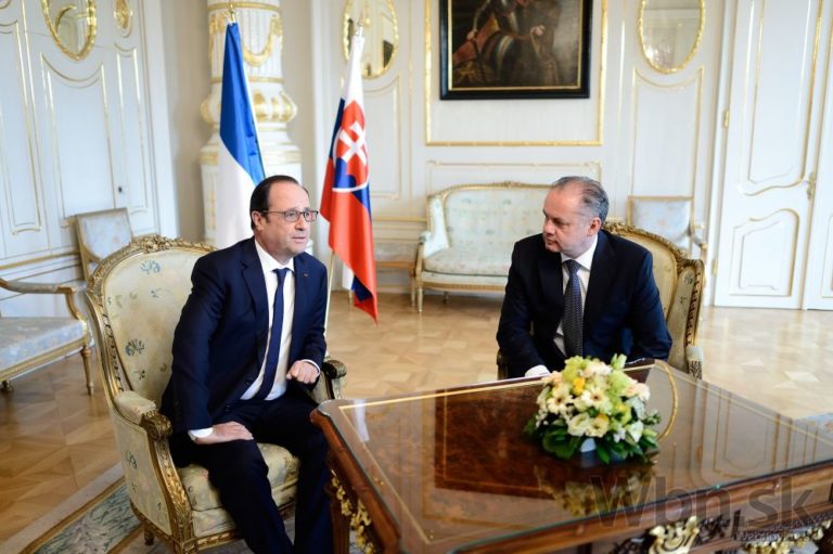 Na Slovensko prišiel francúzsky prezident Hollande, privítal ho Kiska