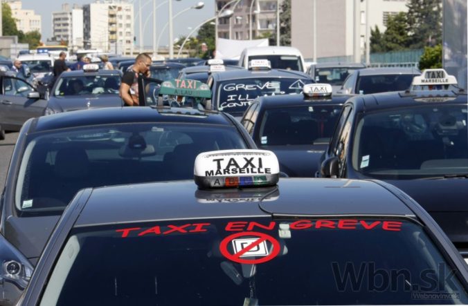Protesty francúzskych taxikárov proti Uberu