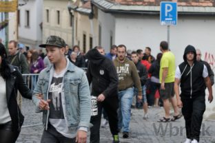 Proti imigrantom protestovali v Bratislave stovky ľudí