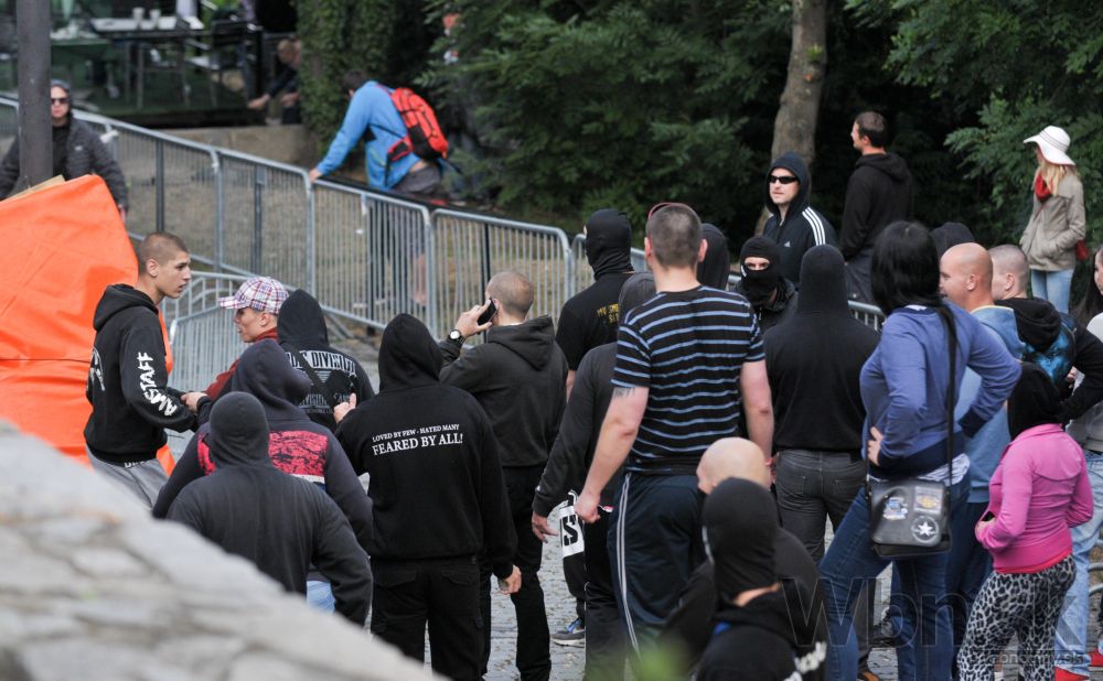 Proti imigrantom protestovali v Bratislave stovky ľudí