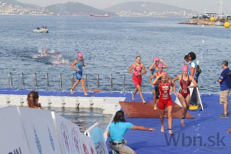 Slovenské triatlonistky v Baku nestíhali, čas im vzala voda