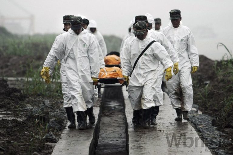 V Číne sa potopila výletná loď s takmer 460 pasažiermi