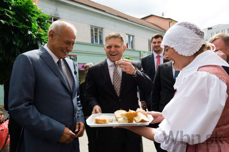 Vláda rokuje v Ružomberku, má rozdeliť milióny eur