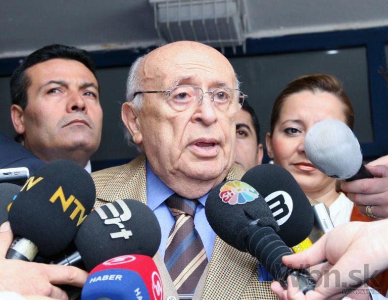 Zomrel významný turecký exprezident, zlyhalo mu srdce