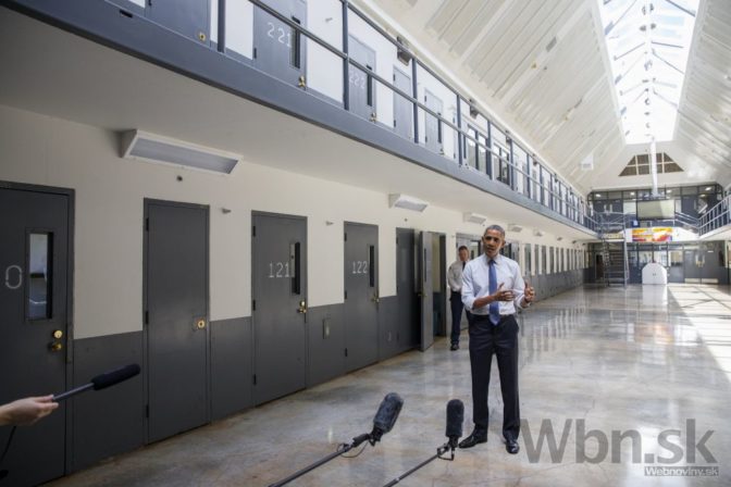 Americký prezident Obama bol prvýkrát vo väzení a dal väzňom sľub